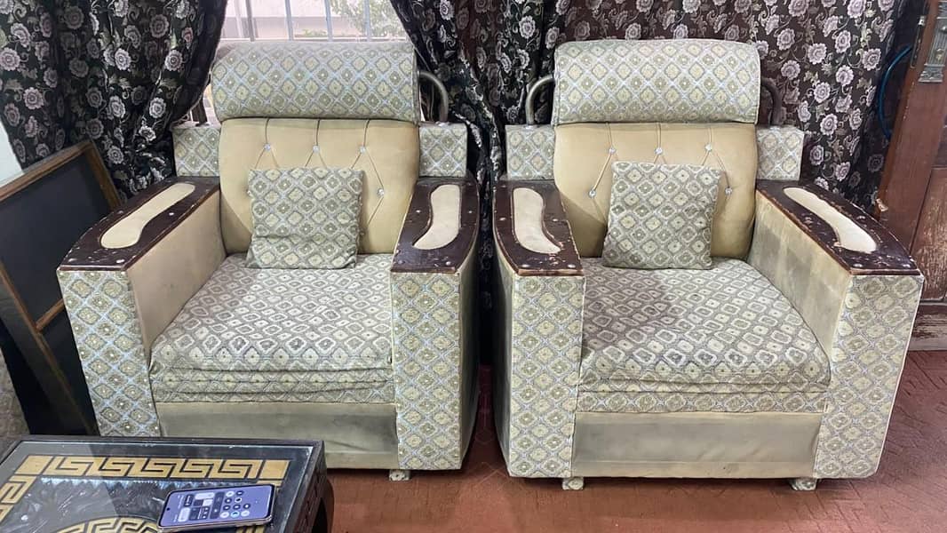 used sofa condition,good condition 4