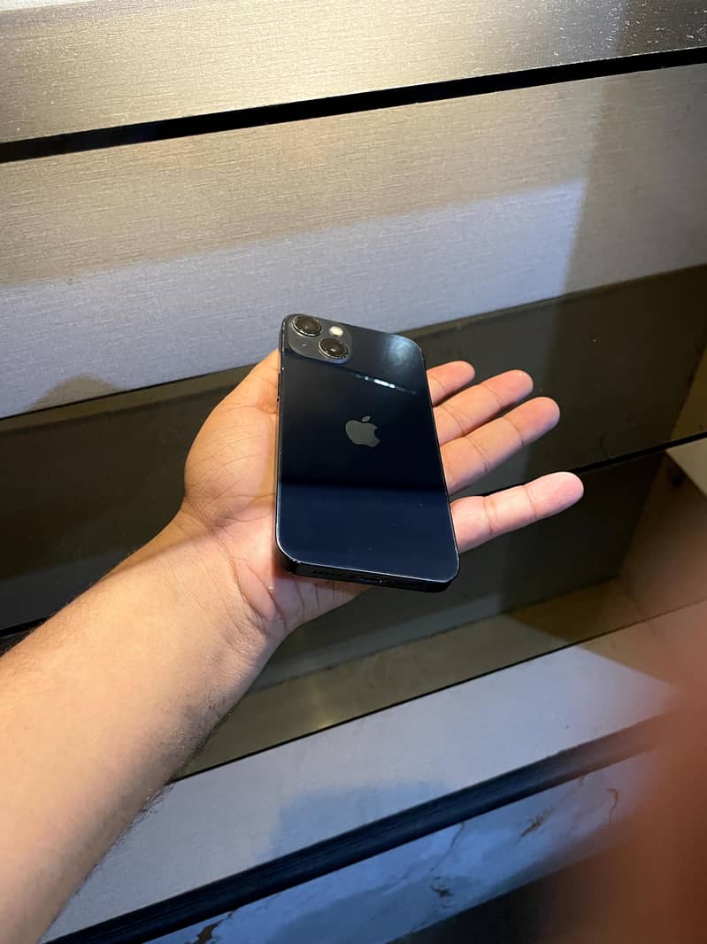 Apple iPhone 13 1