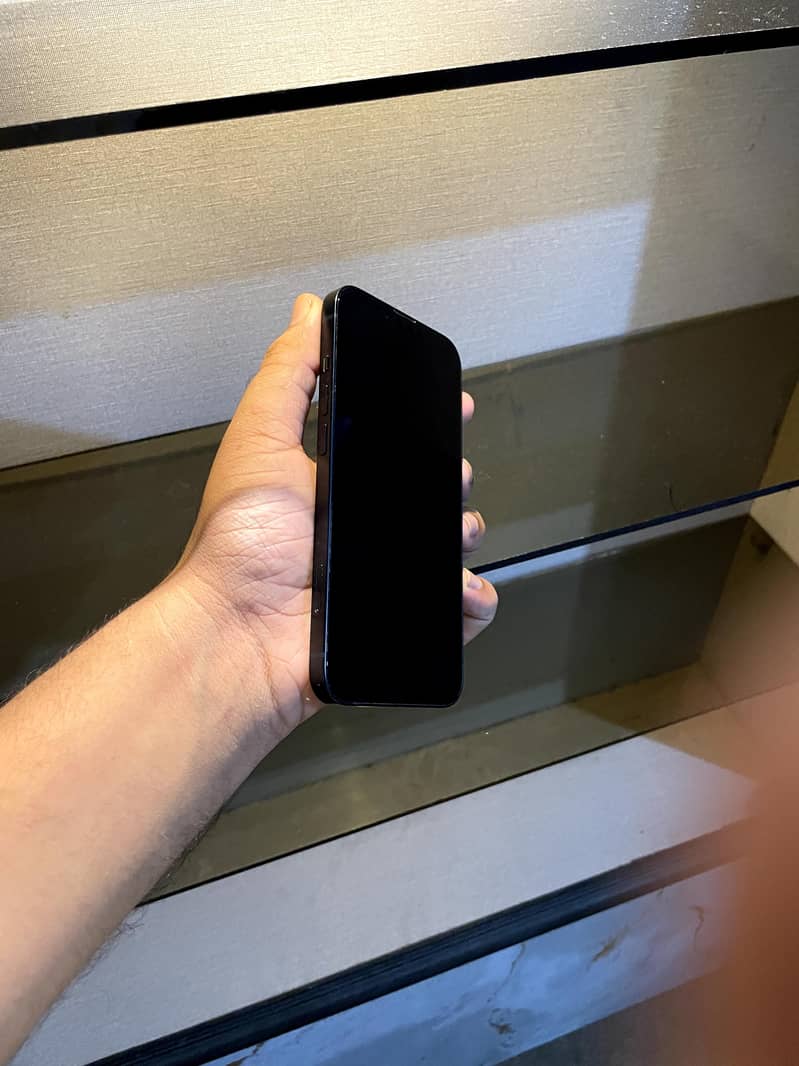 Apple iPhone 13 3