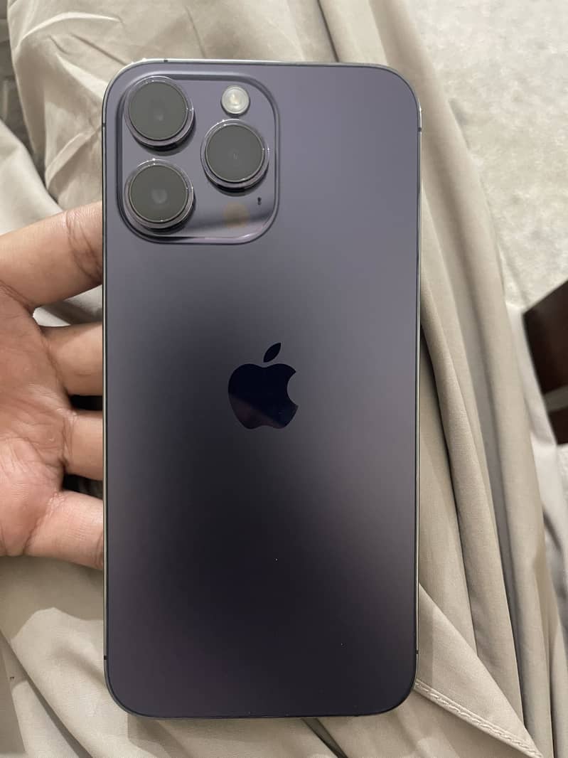 Apple iPhone 14 Pro Max 1
