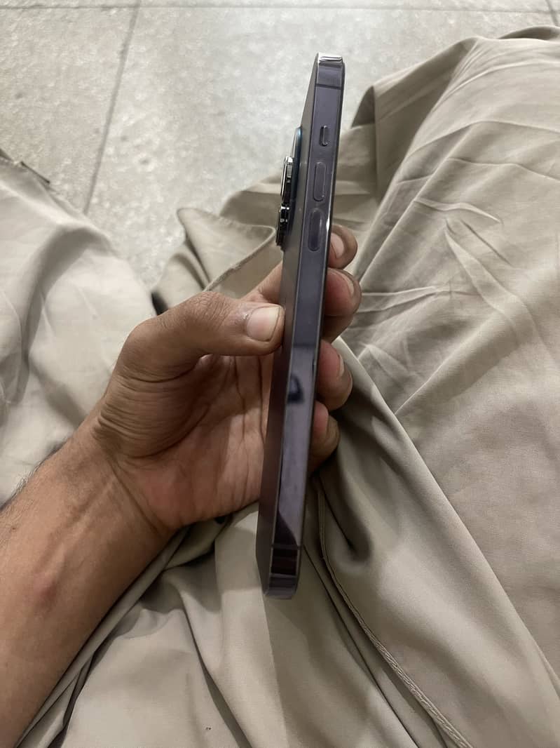 Apple iPhone 14 Pro Max 2