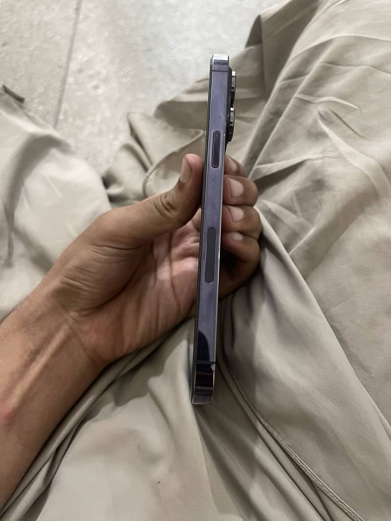 Apple iPhone 14 Pro Max 4