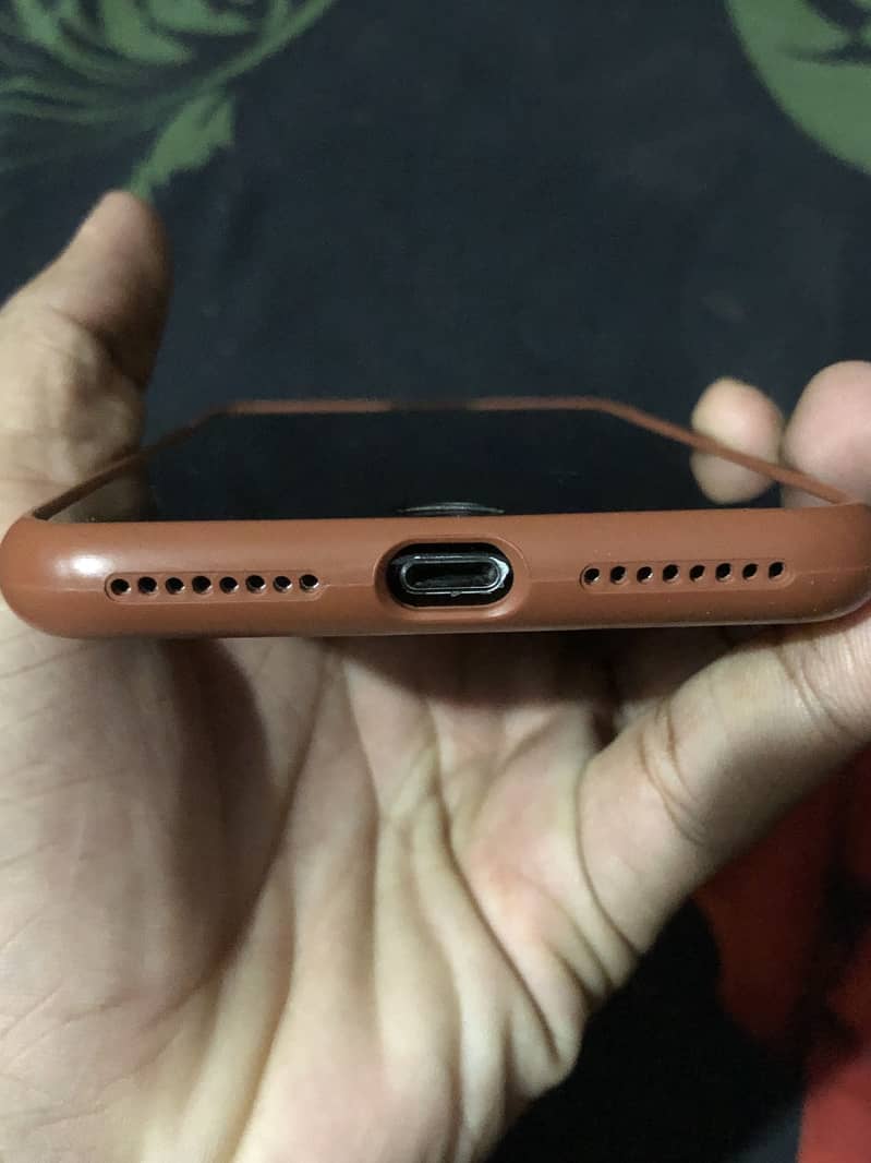 Apple iPhone 7 Plus 1