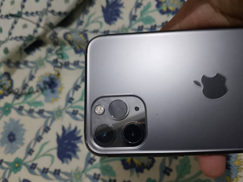 Apple iPhone 11 Pro 1