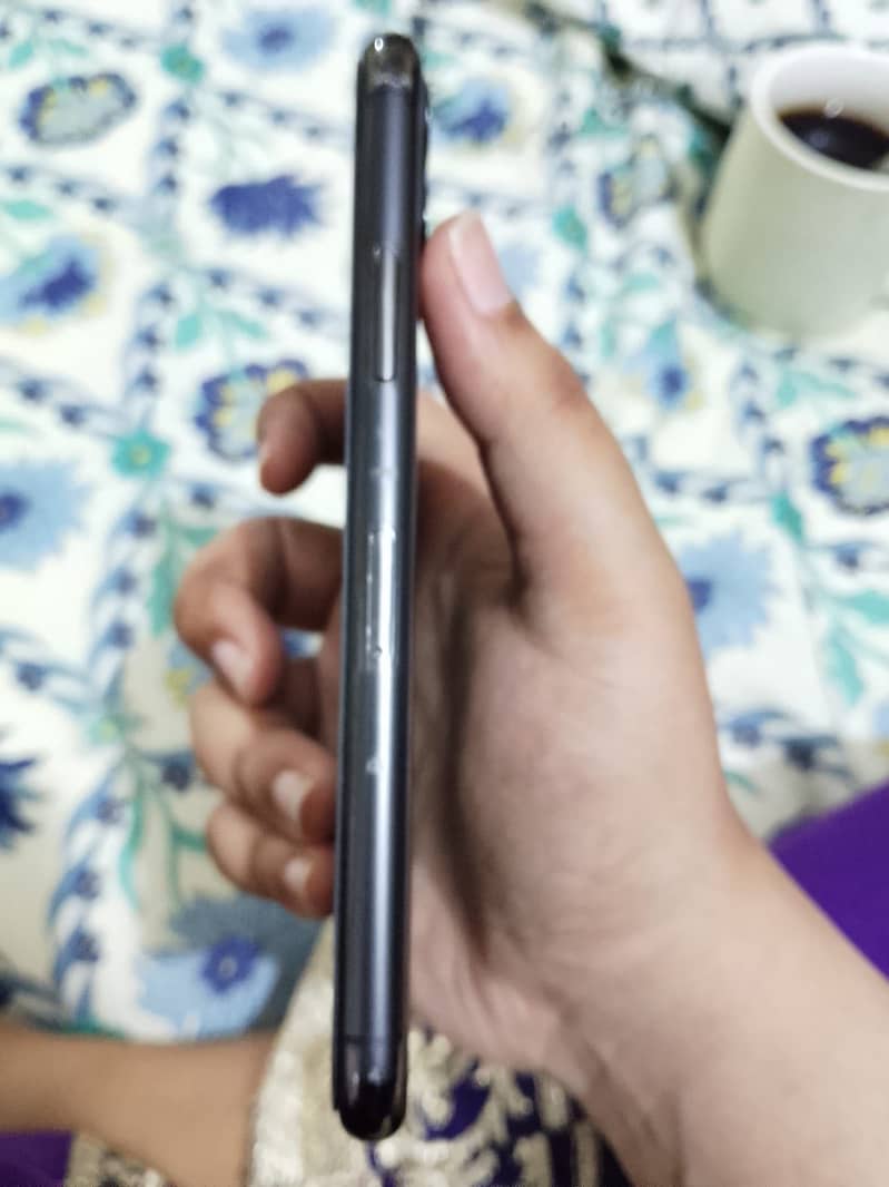Apple iPhone 11 Pro 6