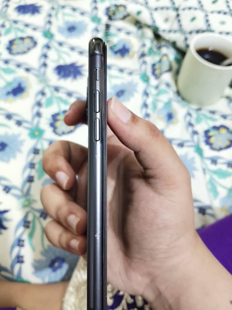 Apple iPhone 11 Pro 7