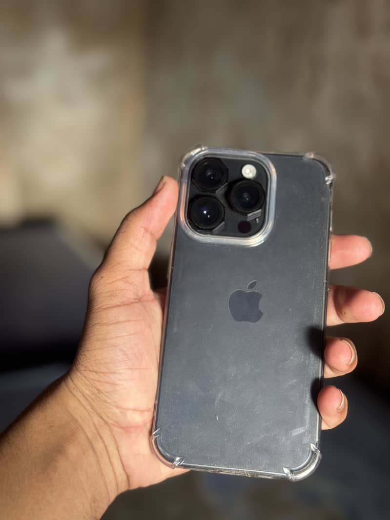 Apple iPhone 14 Pro 0
