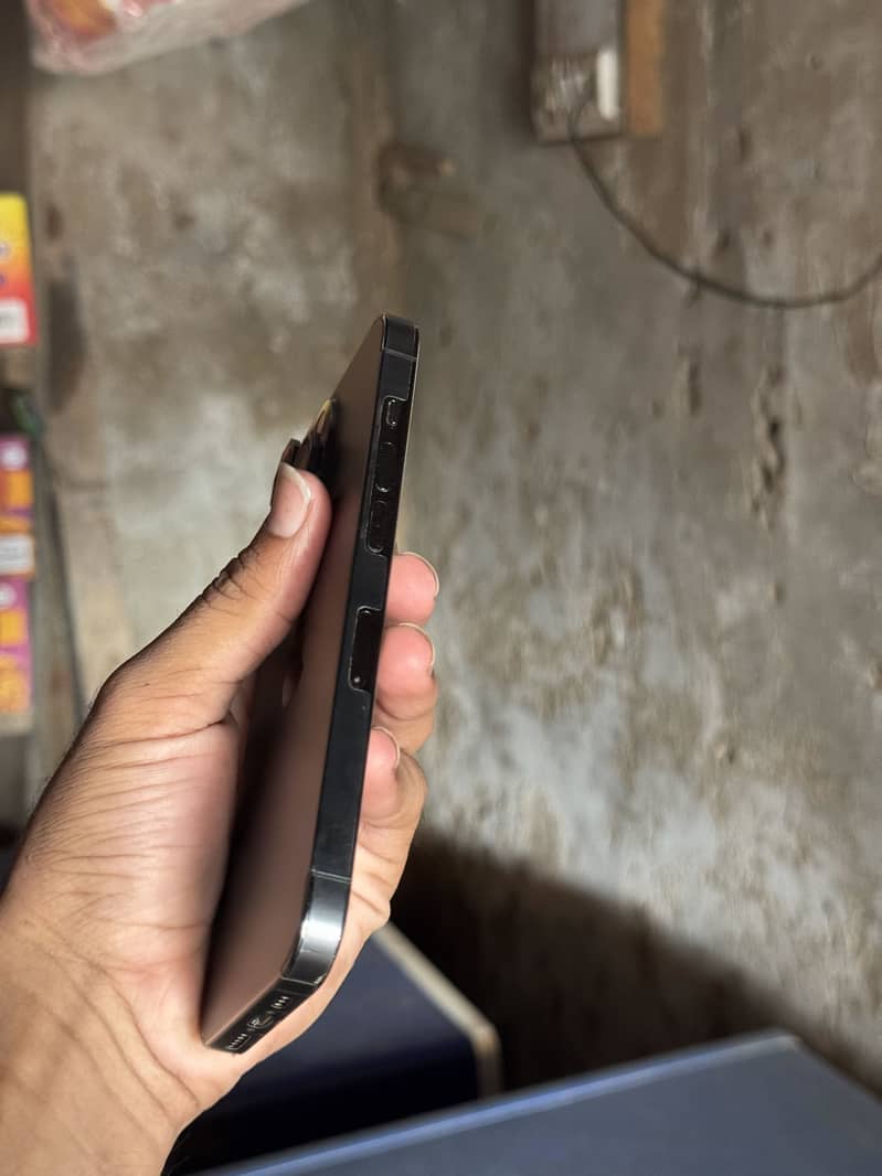 Apple iPhone 14 Pro 3