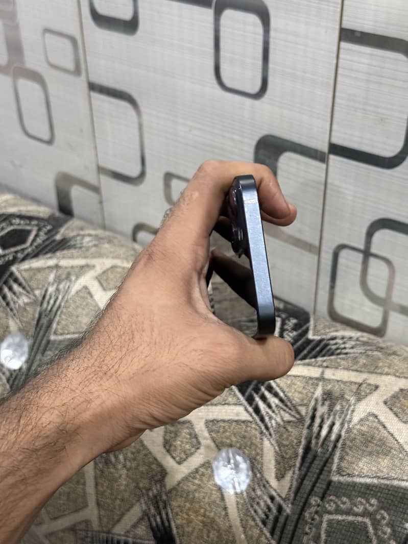 iPhone 13 Jv 4