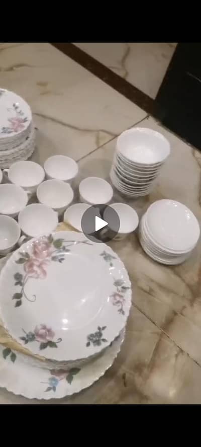 Arcopal Dinner Set