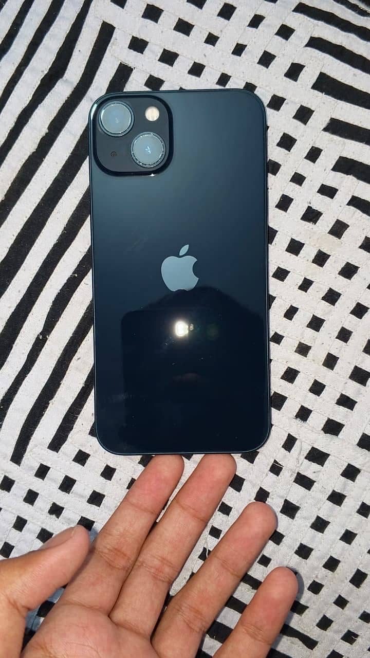 Apple iPhone 13 5