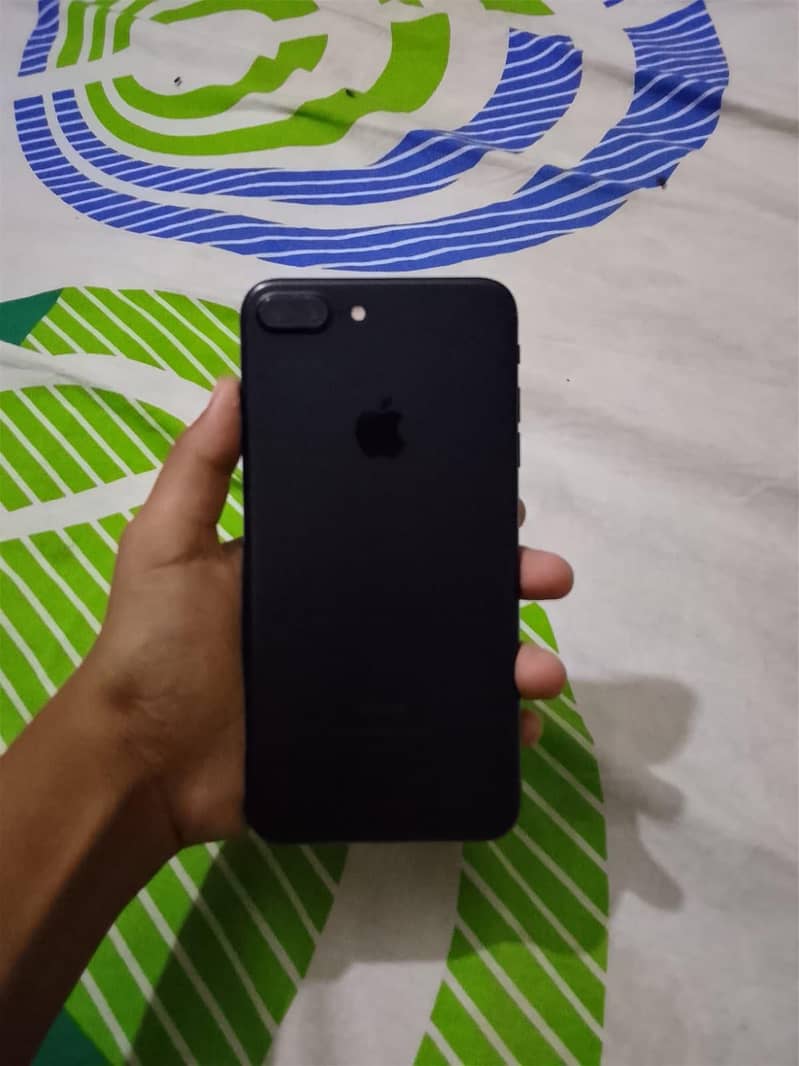 Apple iPhone 7 Plus 5
