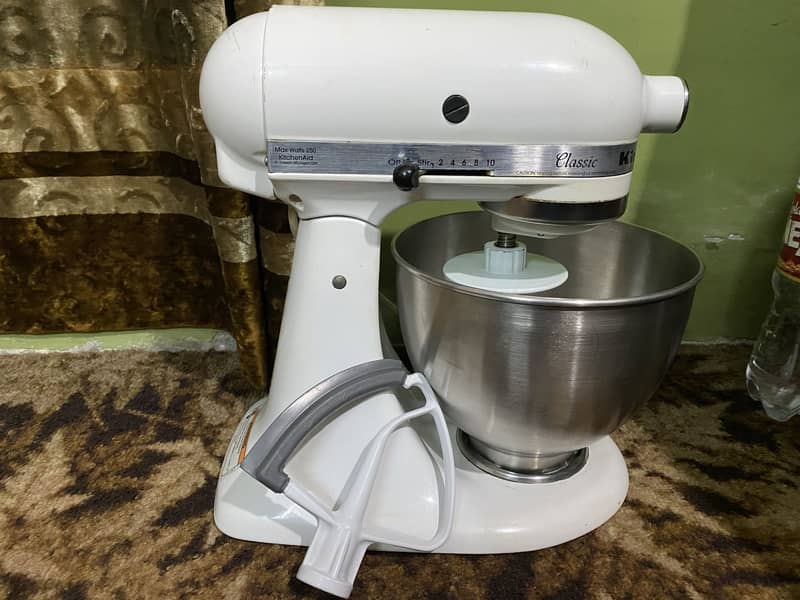 Stand Mixer (KitchenAid) 1
