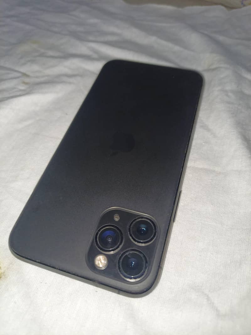 Apple iPhone 11 Pro 2