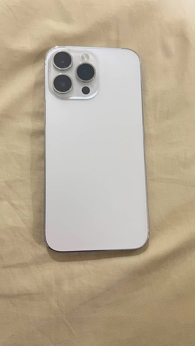 Apple iPhone 14 Pro Max 1