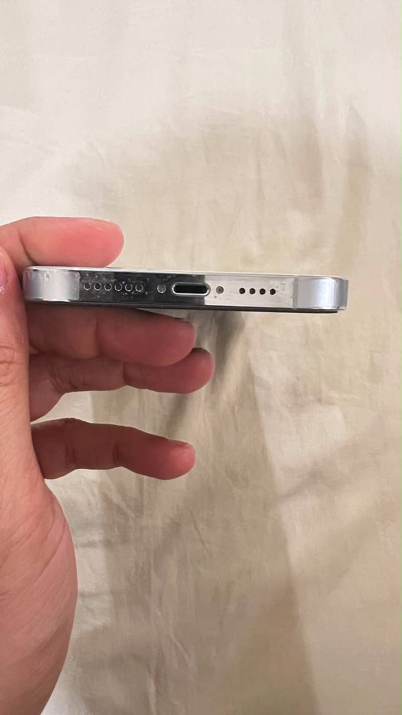 Apple iPhone 14 Pro Max 4