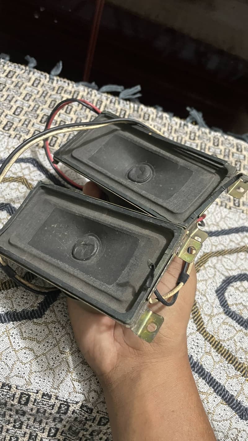 Speakers 0