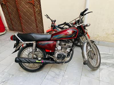 honda 125cc Condition saf hai koi zang wagra ni lga orignal hai total