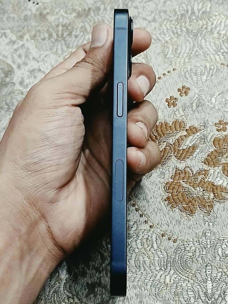 Apple iPhone 13 3
