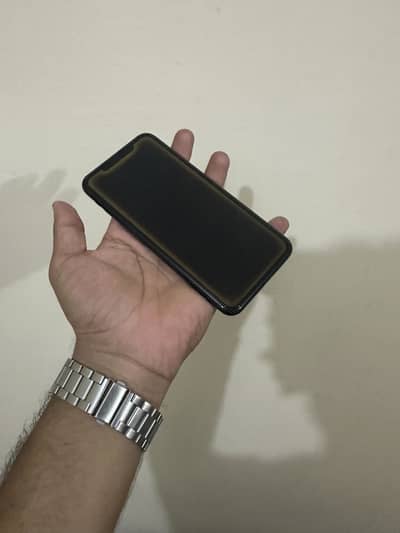 IP 11 PRO MAX FACTORY UNLOCKED 256GB WATERPACK BUT READ ADD CAREFULLY