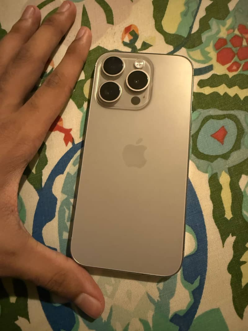 Apple iPhone 15 Pro 0