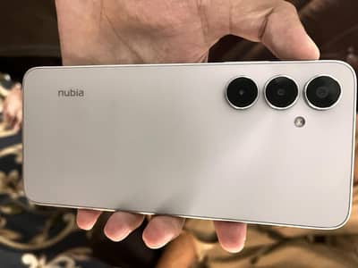 Zte nubia V80 max