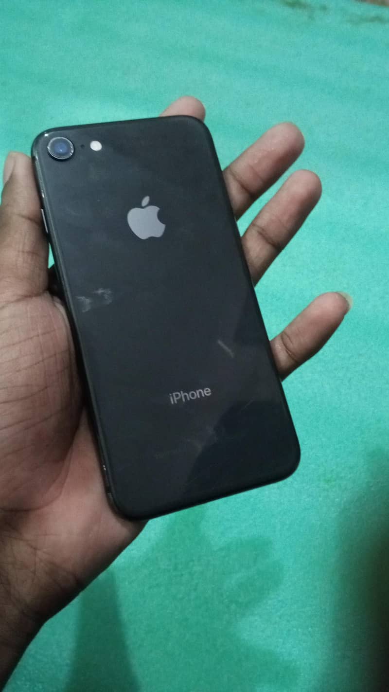 Apple iPhone 8 1