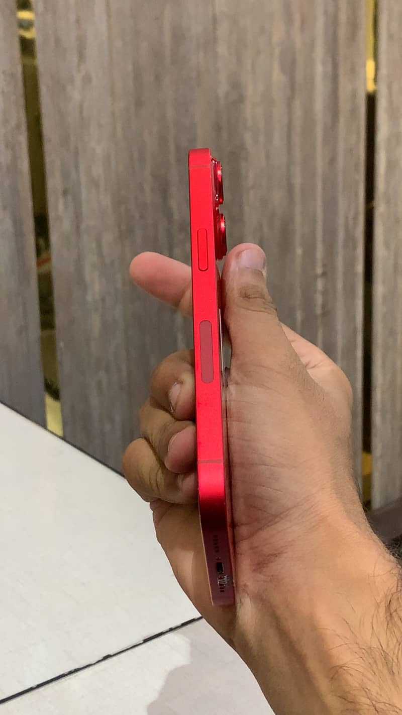 Apple iPhone 14 4
