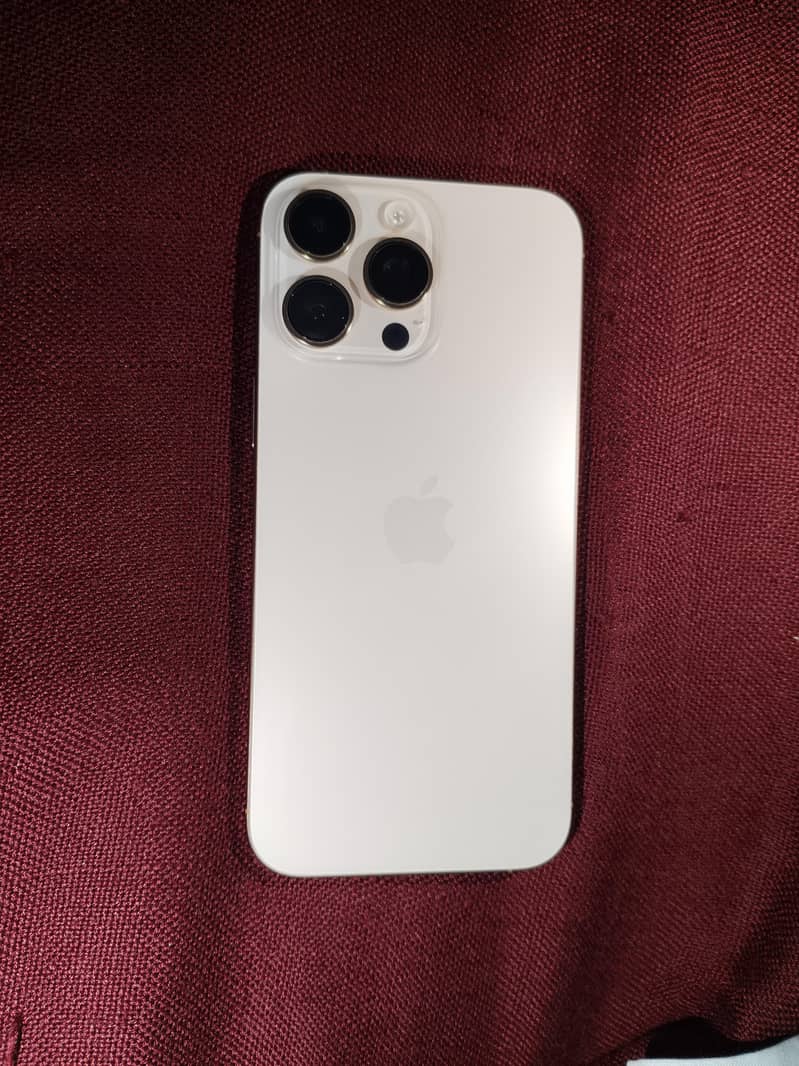 Apple iPhone 16 Pro Max 0