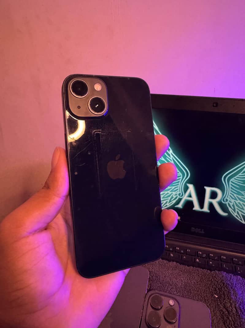 Apple iPhone 13 0