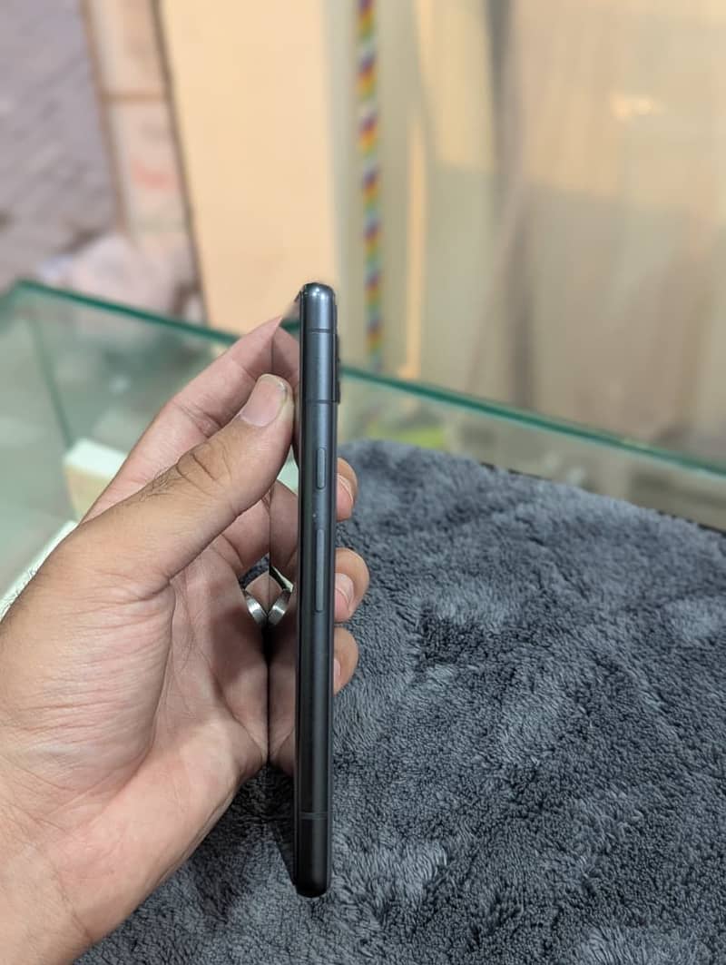 Google Pixel 7a 5