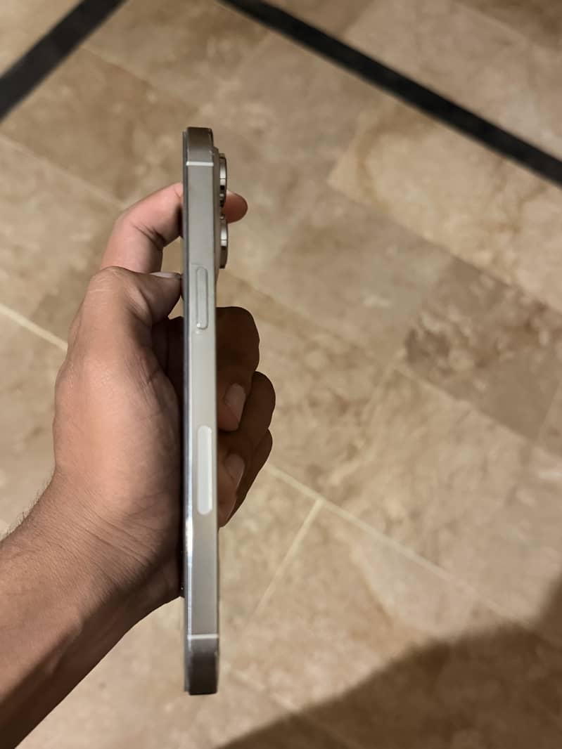 Apple iPhone 14 Pro Max 1