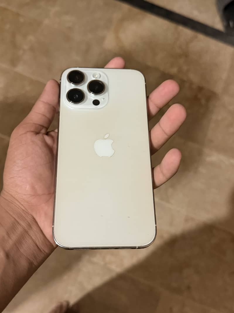 Apple iPhone 14 Pro Max 3