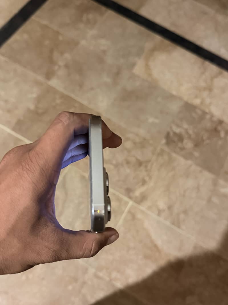 Apple iPhone 14 Pro Max 5