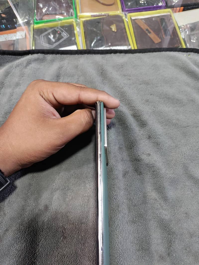 Infinix Note 40 Pro 4
