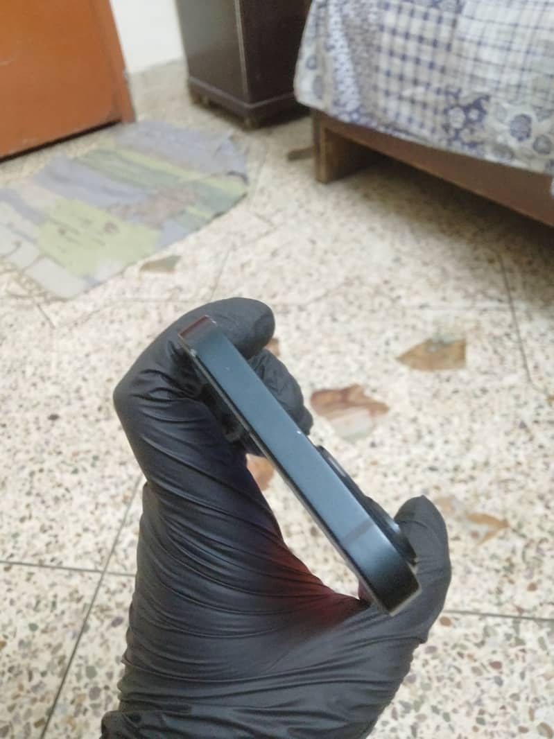 Apple iPhone 14 3