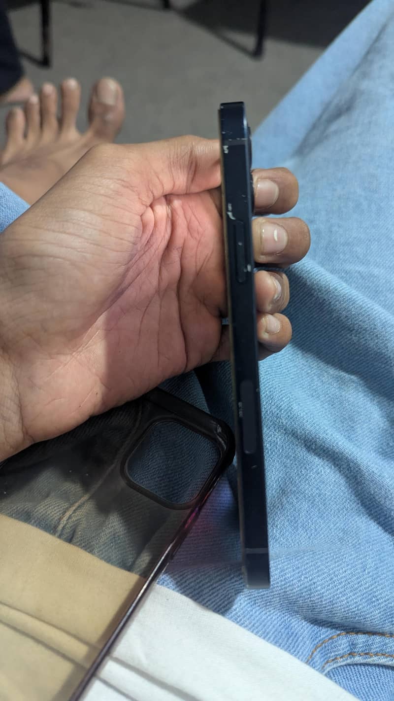 Apple iPhone 12 2