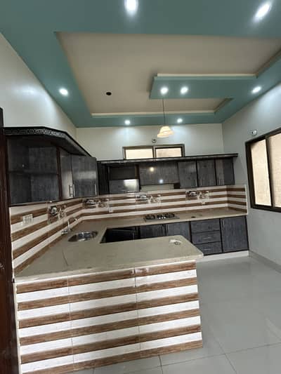 Chance deal for sale 30ft by 40ft road G+1 Corner house for sale in sector R