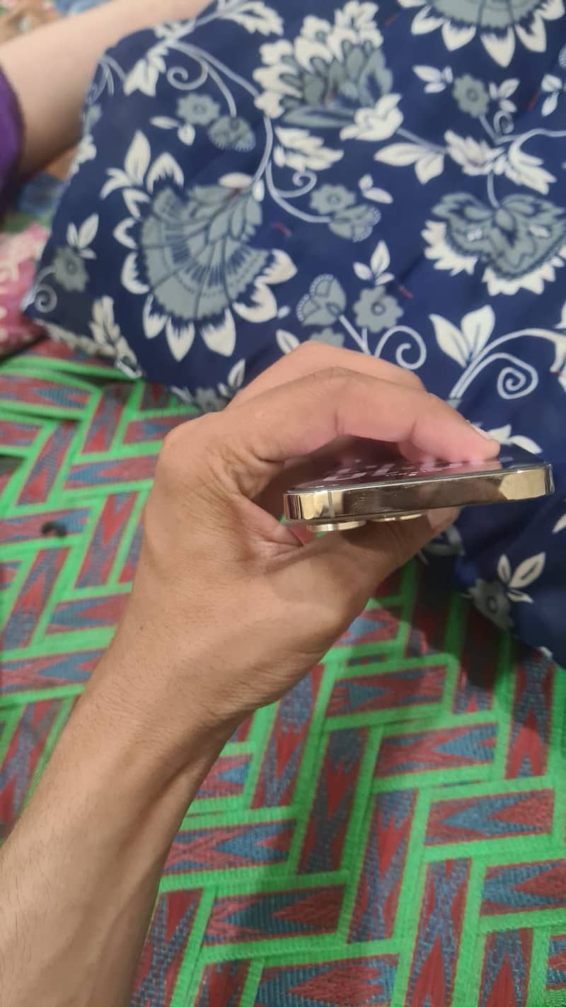 Apple iPhone 13 Pro jv 3