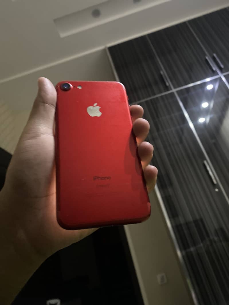 Apple iPhone 7 2