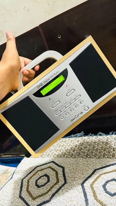 Akura DAB/FM portable digital stereo radio