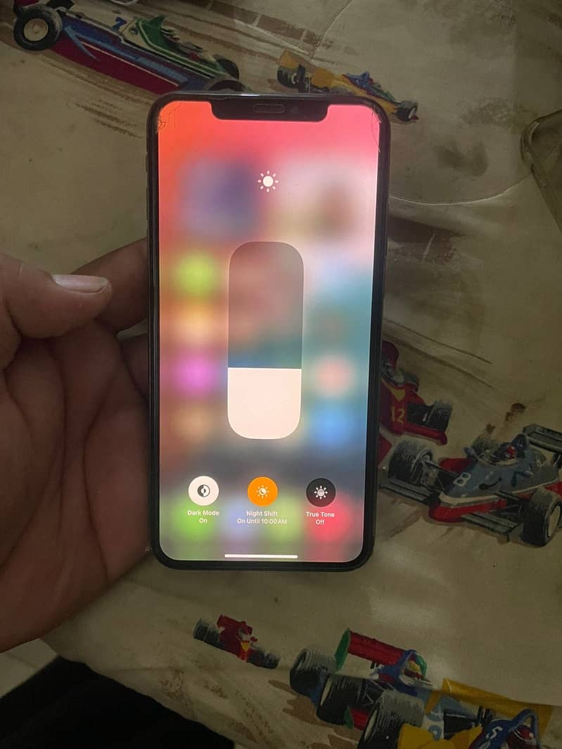 Apple iPhone XS Max 4
