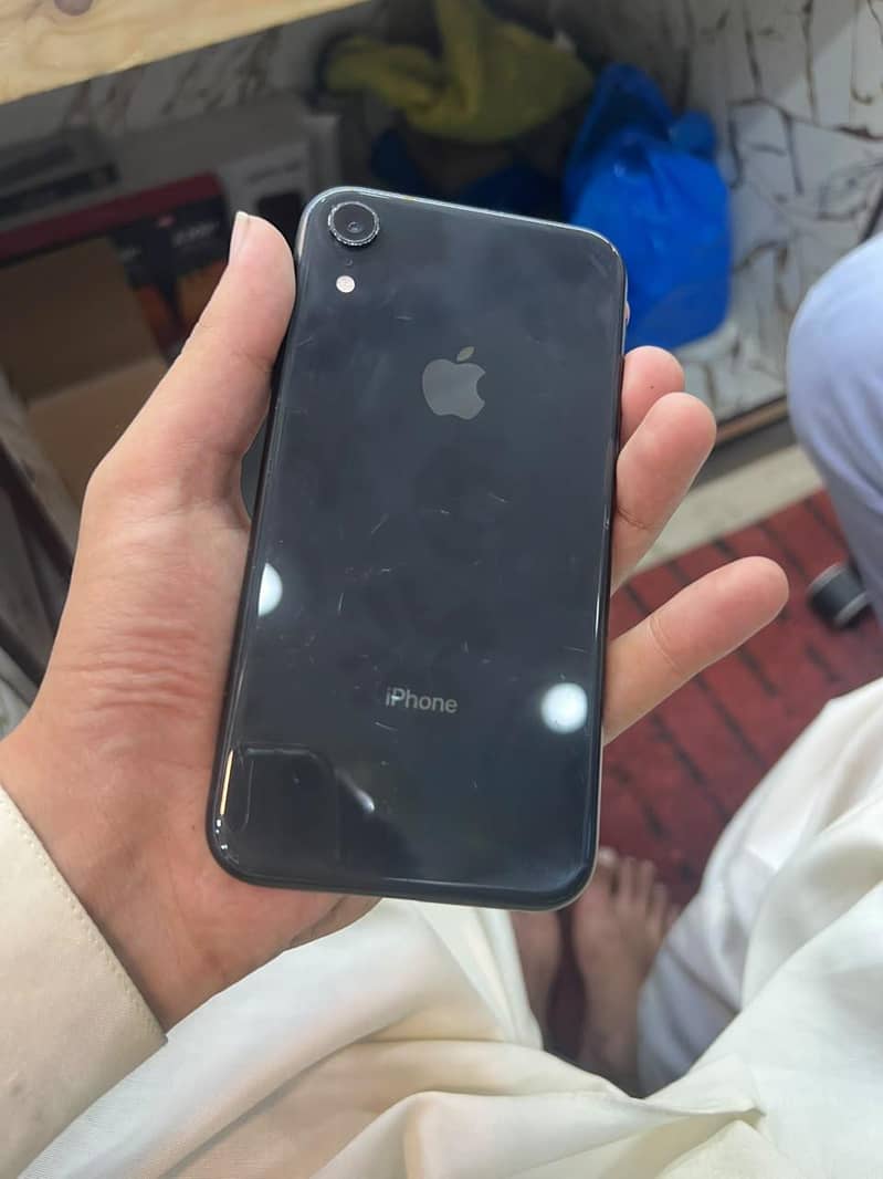 Apple iPhone XR 1
