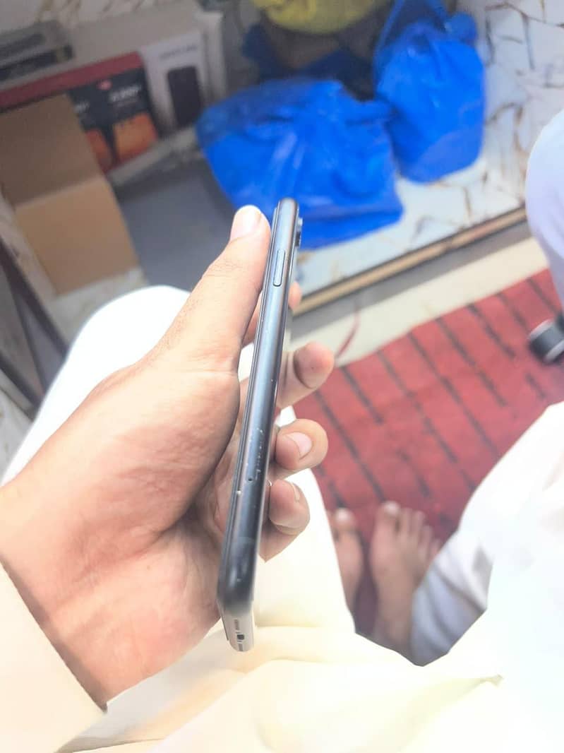 Apple iPhone XR 3