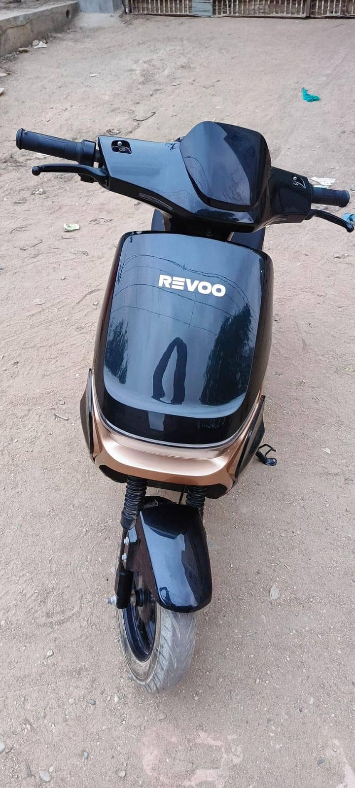 Revoo A11 2
