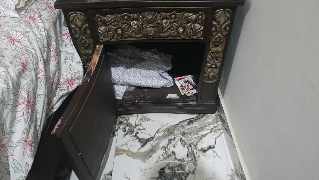 Bed set with dressing 2
