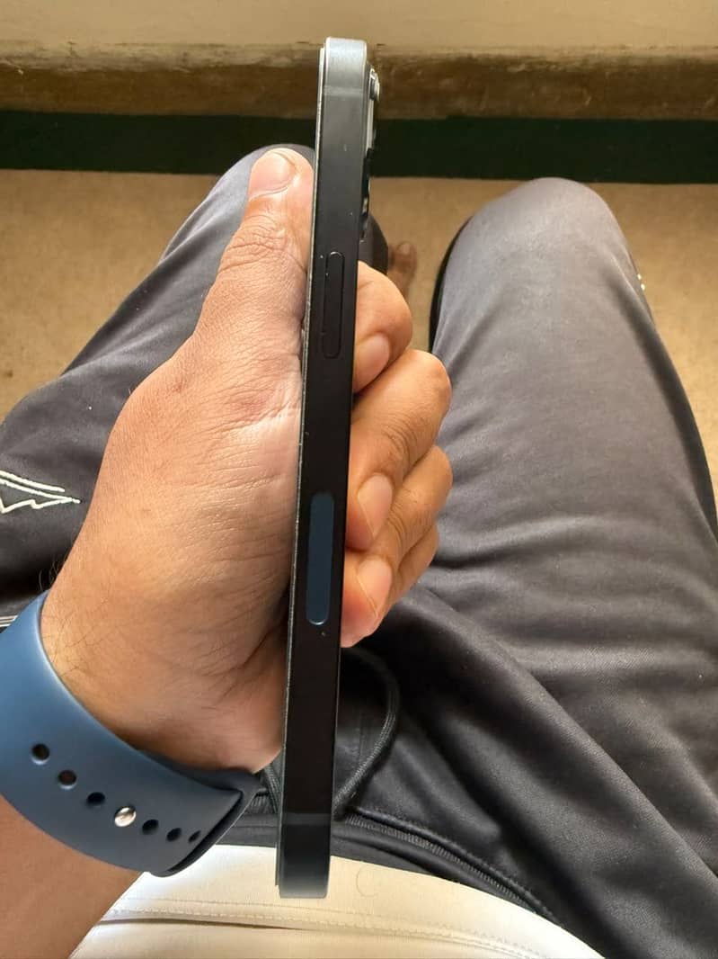 Apple iPhone 13 3