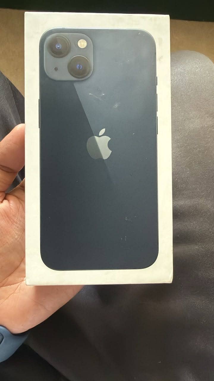 Apple iPhone 13 4