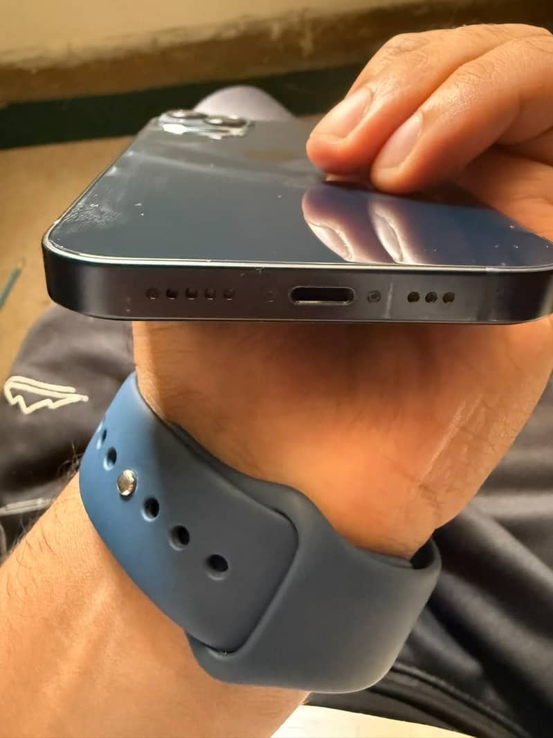 Apple iPhone 13 7