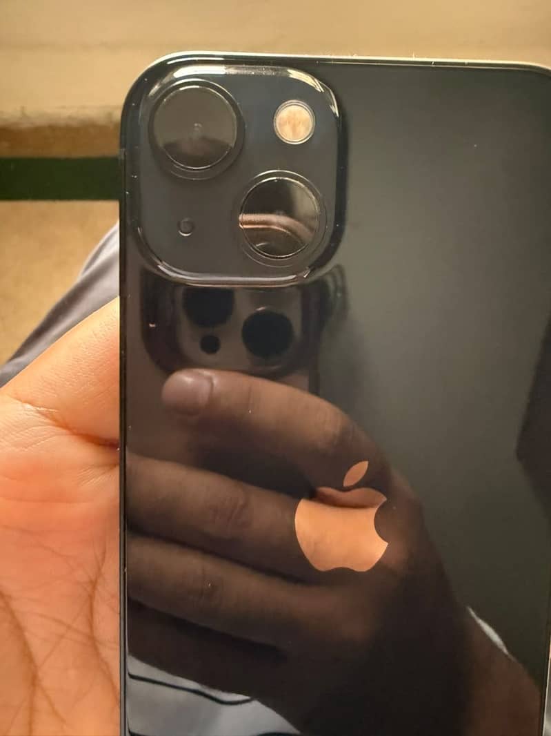Apple iPhone 13 8